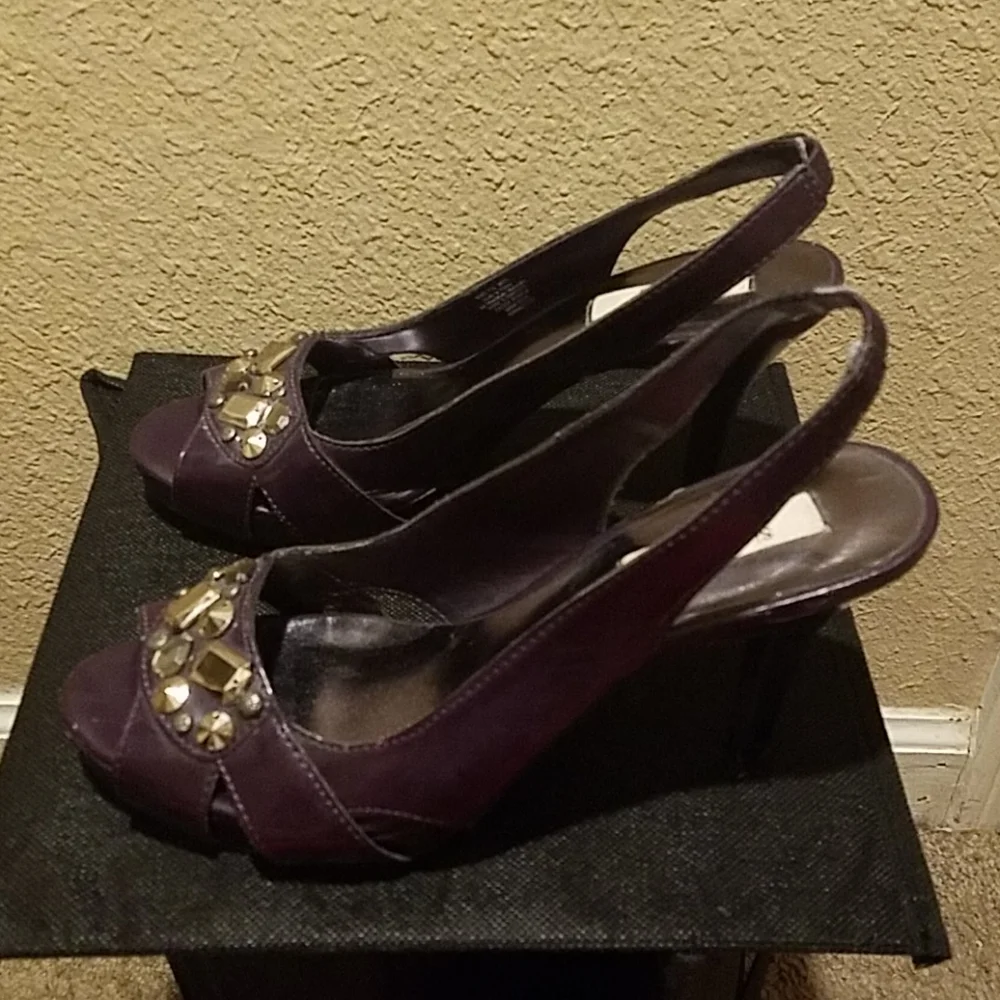 Simply Vera by Vera Wang Purple Sling Back Open Toe Heels